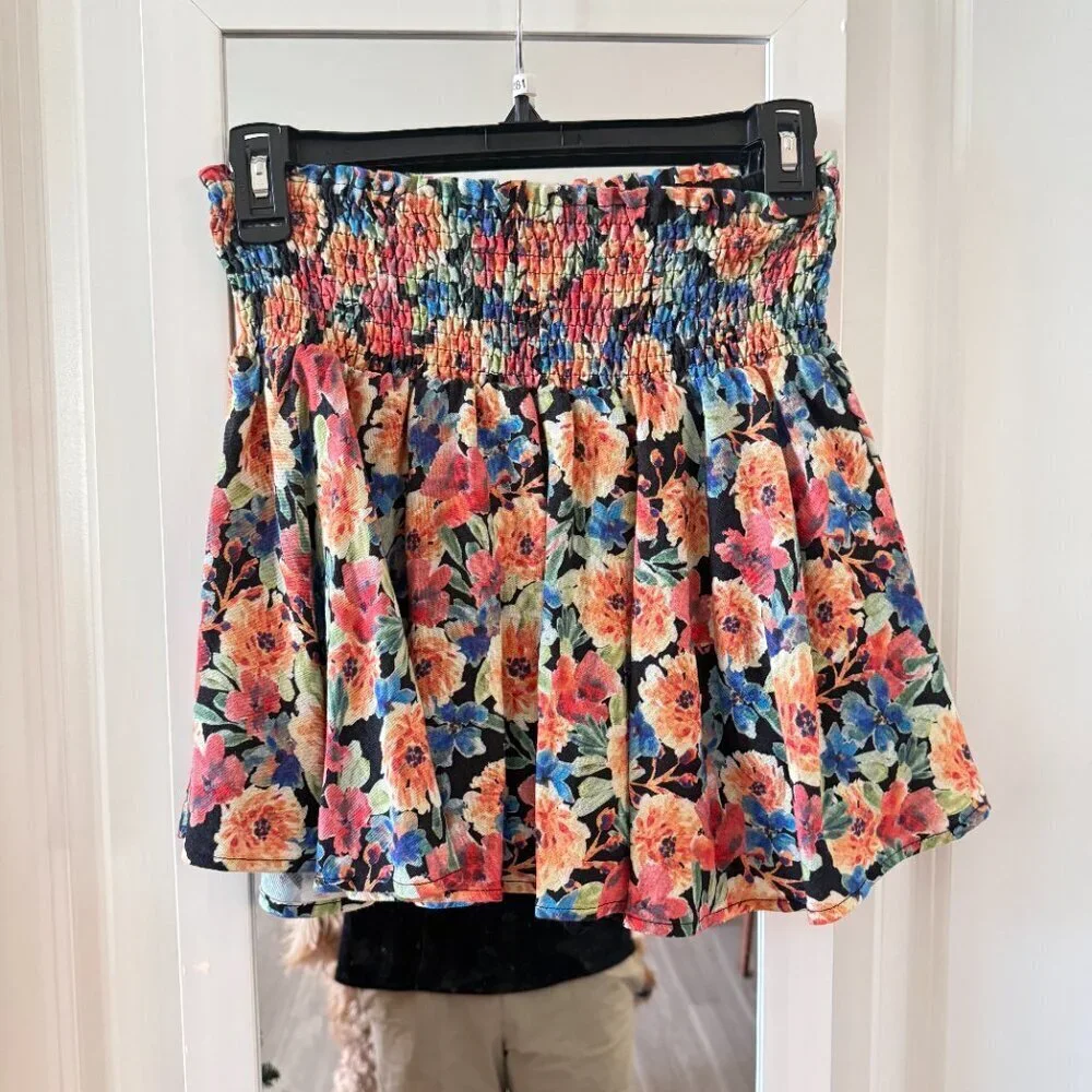 Karlie Floral Smocked Waist Mini Skirt – Size M - Picture 6 of 6